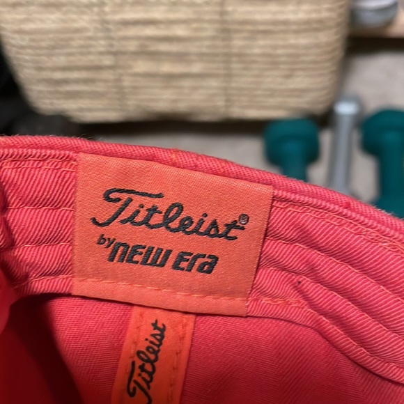 Titleist golf hat - Picture 4 of 4